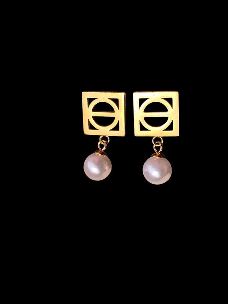 Golden Pearl Drop Earring